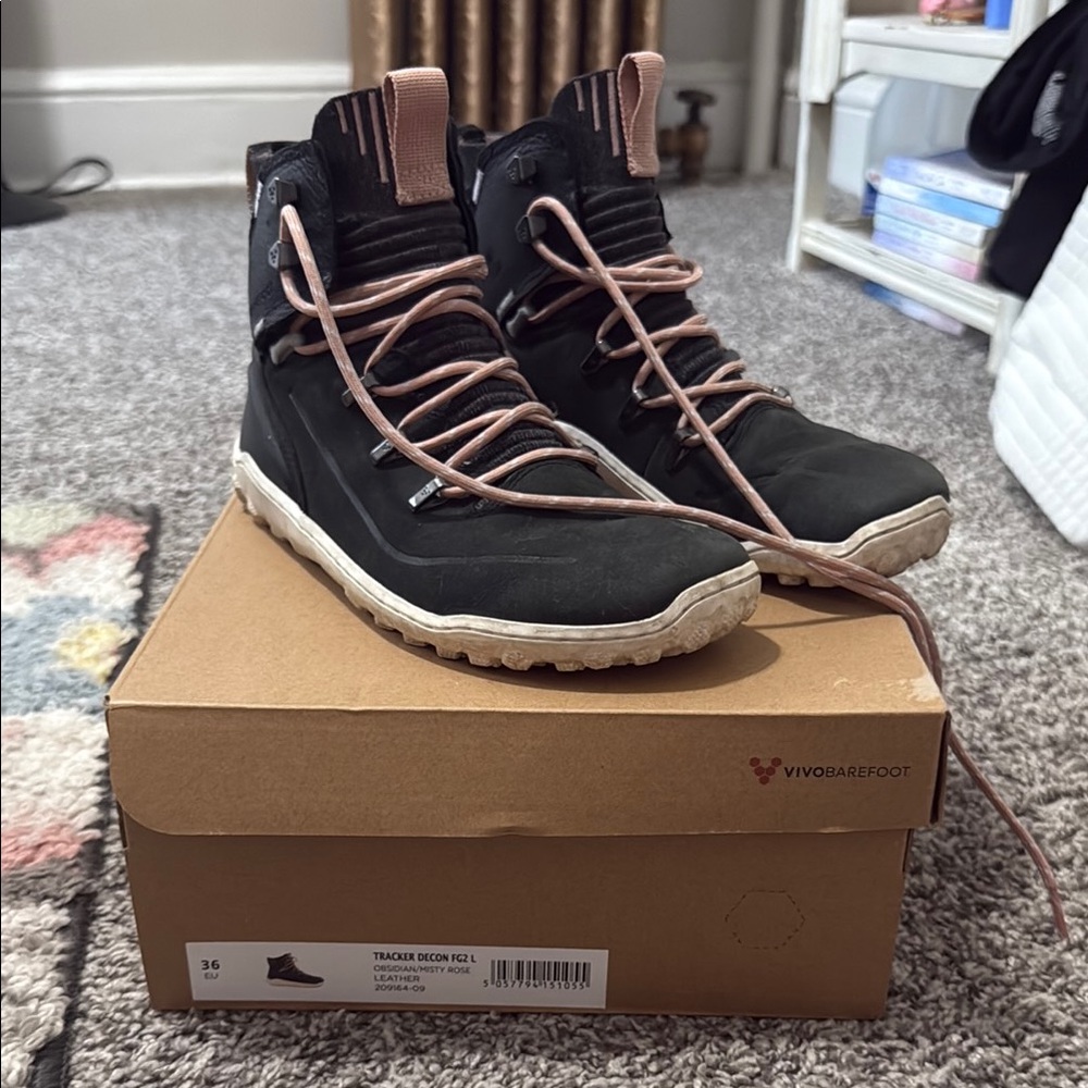 Vivo barefoot Women's Hiking Boot